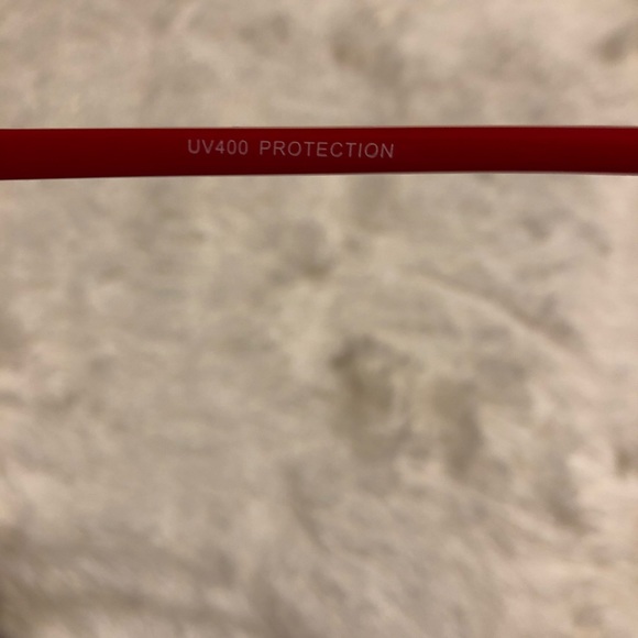 red funky retro sunglasses - Picture 5 of 6